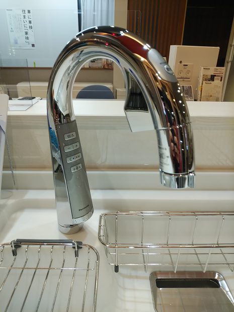 タッチレス水栓