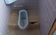 トイレのタイルハツリ